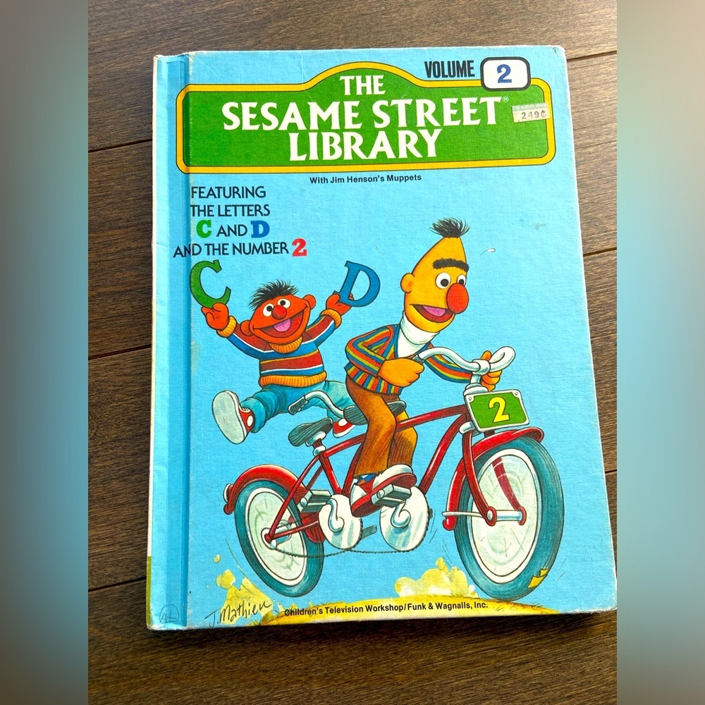 ❤️4 for $25❤️ Vintage Sesame Street Library Volume 2 Book